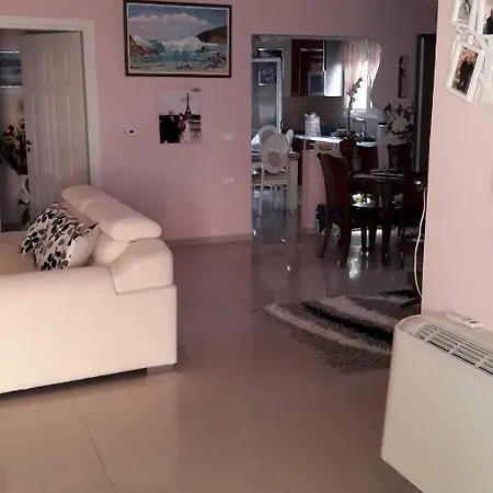 Fier Nacionale Villa Vlorë